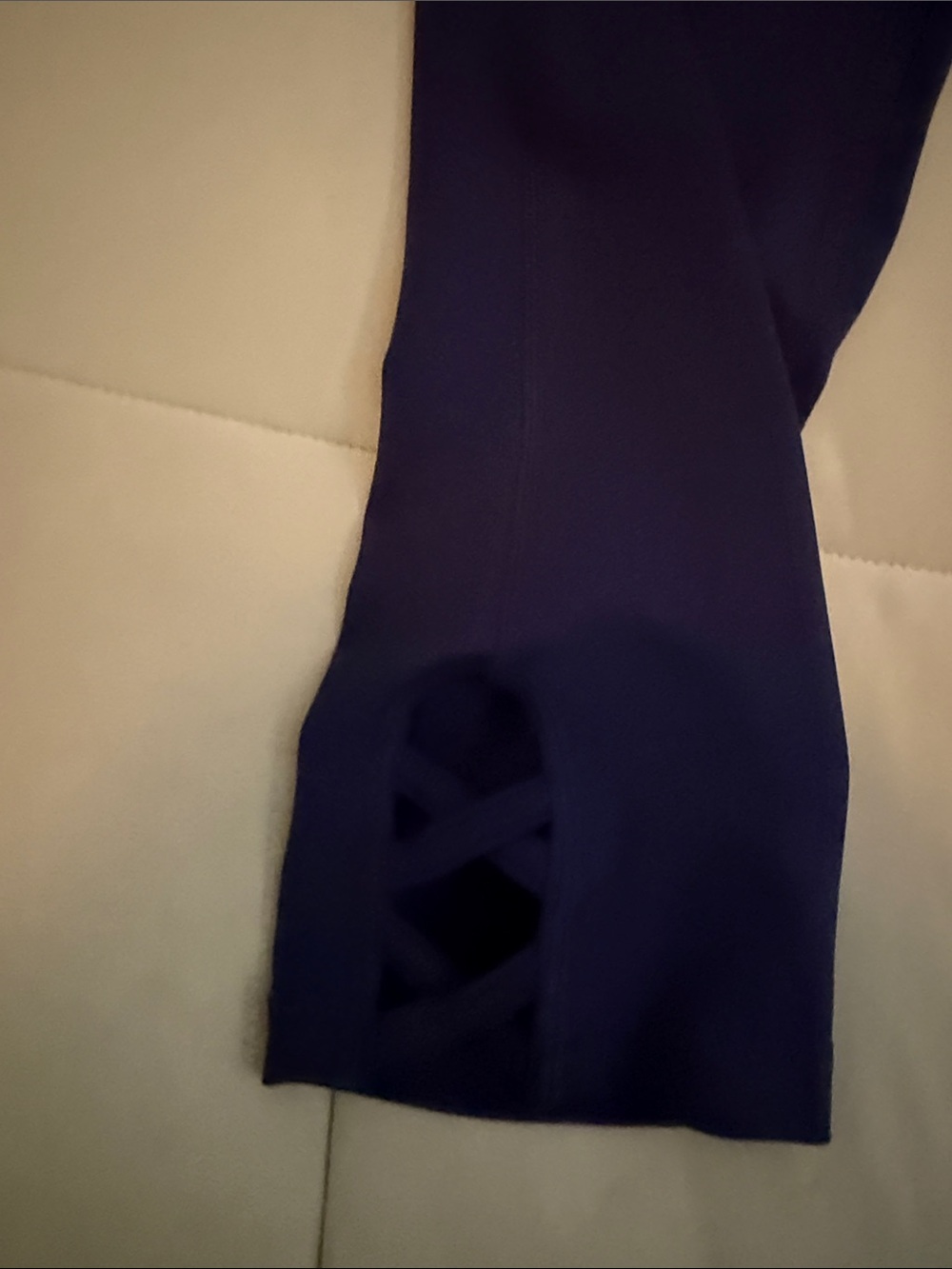 #0172 Brisas Navy Capri Leggings Women’s Small Criss Cross Hem Activewear Small - Picture 3 of 3